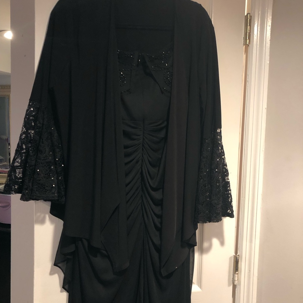 R&M Richards Black Ruched Cocktail Dress with Bell Sleeves